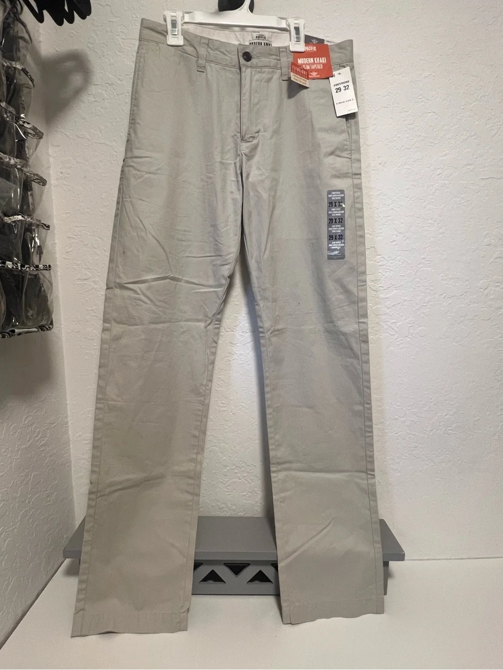 Dockers Pacific Collection Modern Khaki Slim Tapered Pants Light Beige 29x32 NWT